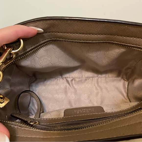 MICHAEL Michael Kors Selma small studded saffiano cross body bag - Picture 13 of 13